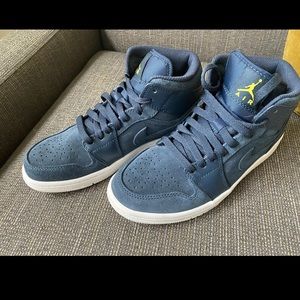 Size 7 - Jordan 1 Mid ‘Armory Navy’ 2017